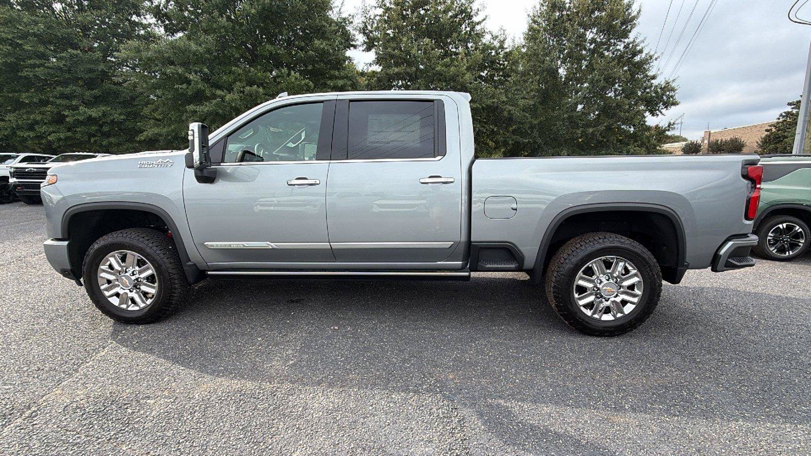 New 2026 Chevrolet Silverado 2500 High Country w/ High Country Premium Package AWD/4WD image 12