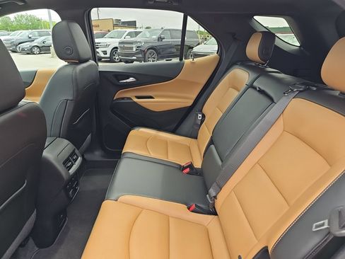 Used 2018 Chevrolet Equinox Premier FWD image 21