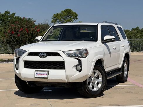 Used 2017 Toyota 4Runner SR5 Premium RWD image 2