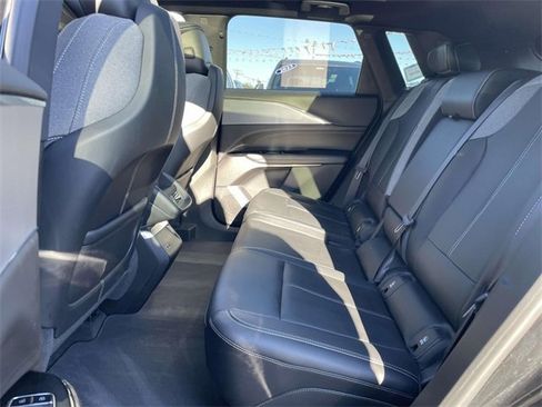 Used 2024 Cadillac Lyriq Tech image 13