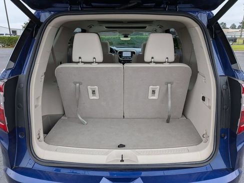 Used 2023 GMC Acadia Denali w/ Denali Ultimate Package FWD image 37