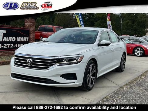 Used 2022 Volkswagen Passat 2.0T SE image 3