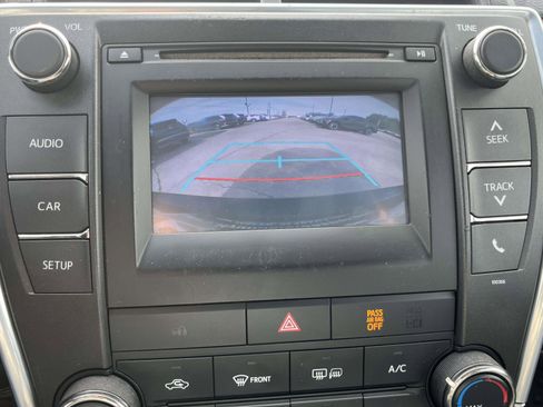 Used 2015 Toyota Camry SE image 12