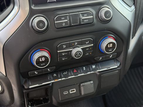 Used 2022 Chevrolet Silverado 1500 LT AWD/4WD image 22