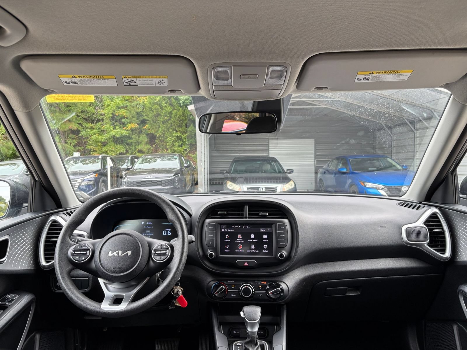 Used 2025 Kia Soul LX w/ LX Technology Package FWD image 29