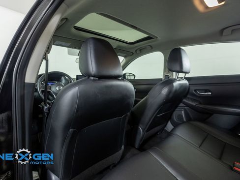 Used 2022 Nissan Sentra SR w/ SR Premium Package FWD image 27