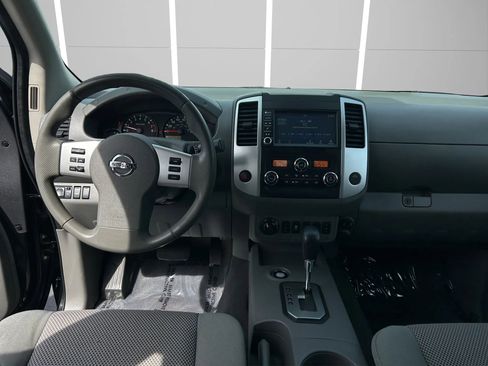 Used 2021 Nissan Frontier SV w/ Midnight Edition Floor Mats image 15