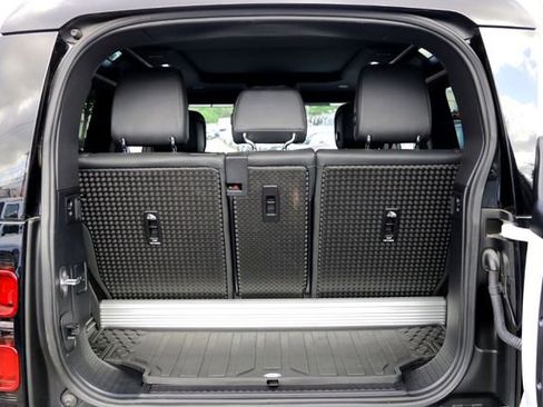 Used 2022 Land Rover Defender 90 X-Dynamic HSE image 25