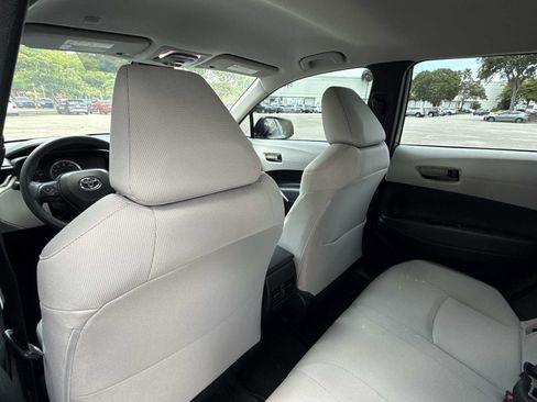 Used 2022 Toyota Corolla Cross L FWD image 16