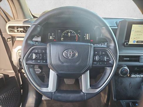 Used 2025 Toyota 4Runner SR5 AWD/4WD image 13