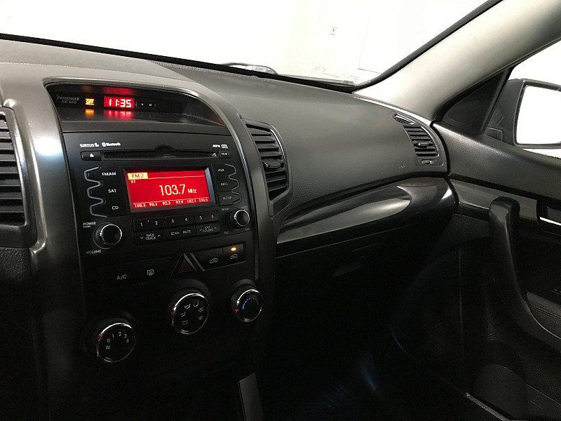Used 2013 Kia Sorento LX w/ Value Pkg FWD image 26