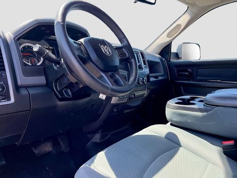 Used 2016 RAM 1500 Express AWD/4WD image 9