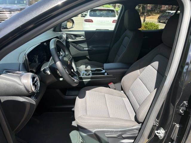 Used 2026 Chevrolet Equinox LT AWD/4WD image 9