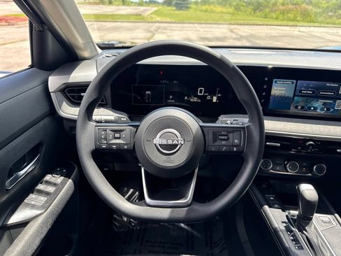 Certified 2025 Nissan Kicks SV AWD/4WD image 19