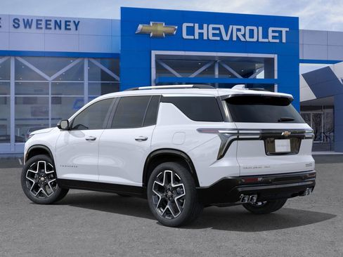 New 2026 Chevrolet Traverse High Country image 3