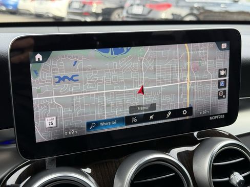 Used 2020 Mercedes-Benz GLC 300 image 4