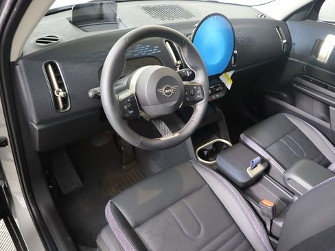 Certified 2025 MINI Cooper Countryman S image 9