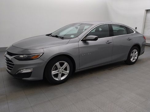 Used 2023 Chevrolet Malibu LT image 2