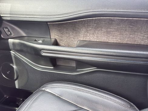 Used 2021 Ford Expedition Limited image 23