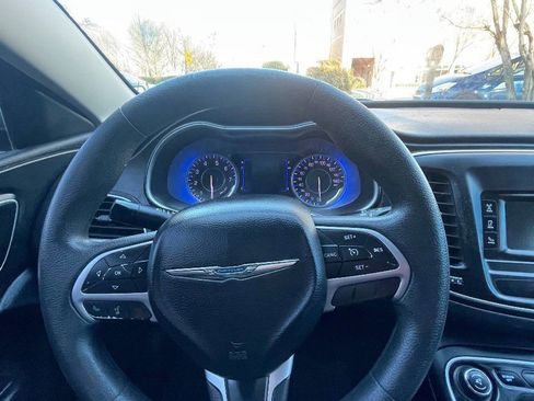 Used 2015 Chrysler 200 Limited image 29