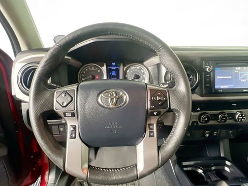 Used 2018 Toyota Tacoma SR5 image 17