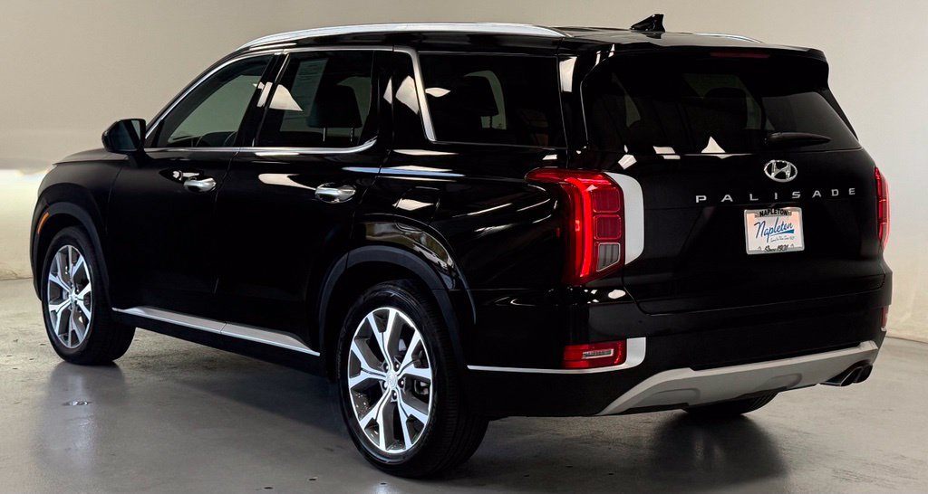 Used 2022 Hyundai Palisade SEL w/ Premium Package FWD image 4