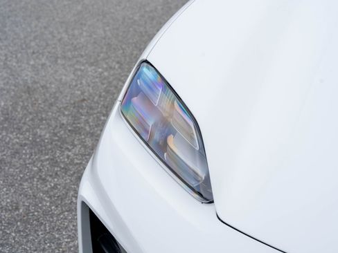 Certified 2025 Porsche Macan 4S Electric image 19