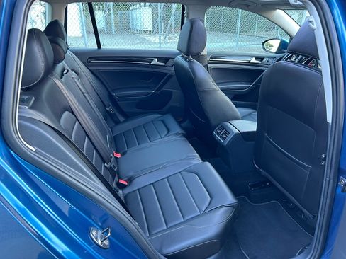 Used 2017 Volkswagen Golf SEL image 16