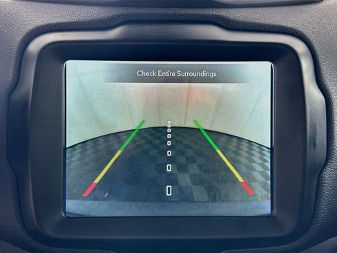 Used 2023 Jeep Renegade Latitude AWD/4WD image 23