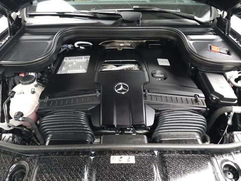 Used 2026 Mercedes-Benz GLS 580 4MATIC image 38
