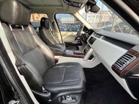 Used 2017 Land Rover Range Rover HSE image 15