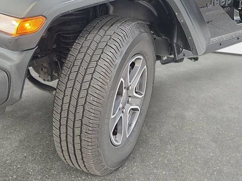 Used 2022 Jeep Wrangler Unlimited Sport AWD/4WD image 31