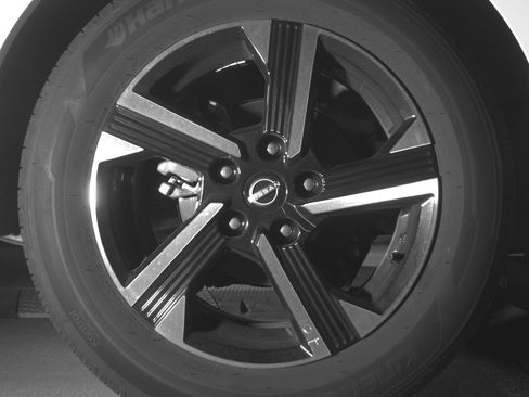 Used 2025 Nissan Sentra SV FWD image 15