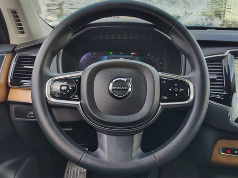 Used 2024 Volvo XC90 B6 Plus image 13