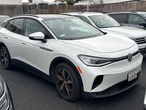 Used 2023 Volkswagen ID.4 Pro S image 2