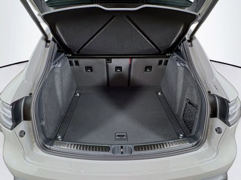 New 2026 Porsche Macan S image 28