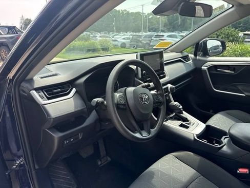Used 2025 Toyota RAV4 XLE AWD/4WD image 14