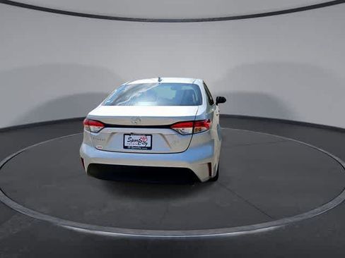 Used 2024 Toyota Corolla LE FWD image 7