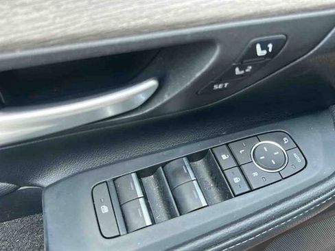 Used 2024 Toyota Grand Highlander AWD image 18