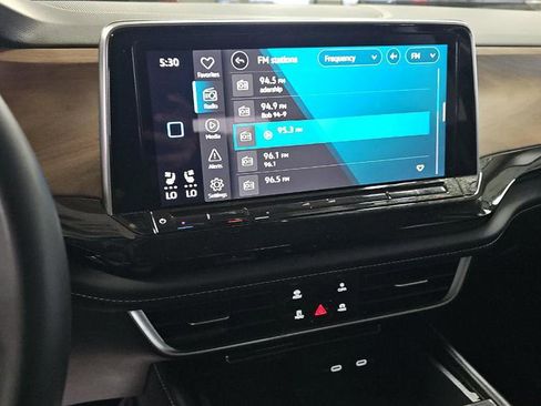 Used 2024 Volkswagen Atlas SE w/ Panoramic Sunroof Package AWD/4WD image 17