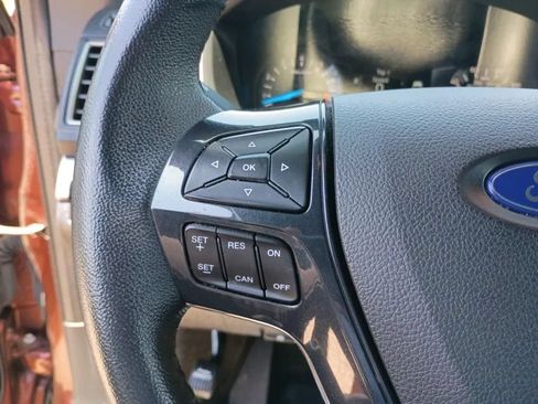 Used 2018 Ford Explorer XLT FWD image 17