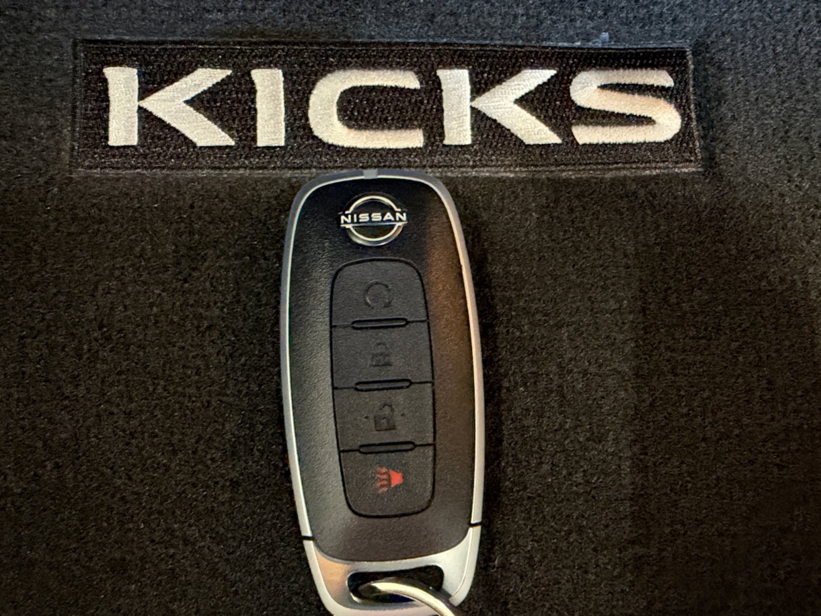 Used 2023 Nissan Kicks SR w/ SR Premium Package FWD image 30