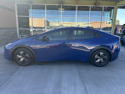 Used 2024 Toyota Prius Prime SE image 6