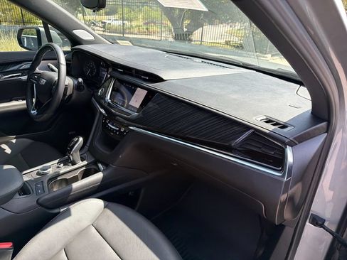 Used 2023 Cadillac XT6 Premium Luxury w/ Technology Package FWD image 42