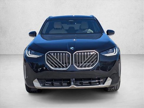 Used 2025 BMW X3 xDrive30i w/ Premium Package image 2