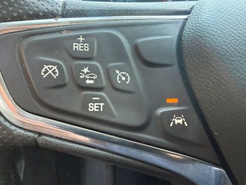 Used 2021 Chevrolet Equinox LS AWD/4WD image 22