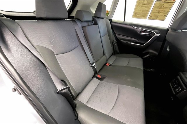Used 2025 Toyota RAV4 XLE AWD/4WD image 19