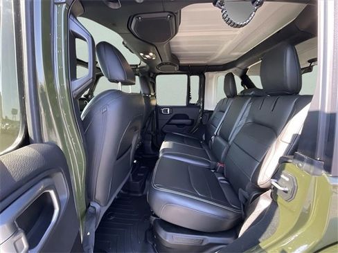 Used 2022 Jeep Wrangler Unlimited Sahara w/ Cold Weather Group image 28