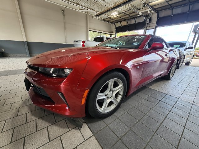 Used 2018 Chevrolet Camaro LT RWD image 2