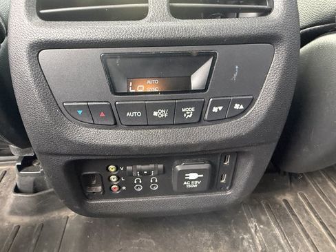 Used 2018 Honda Pilot Touring image 26